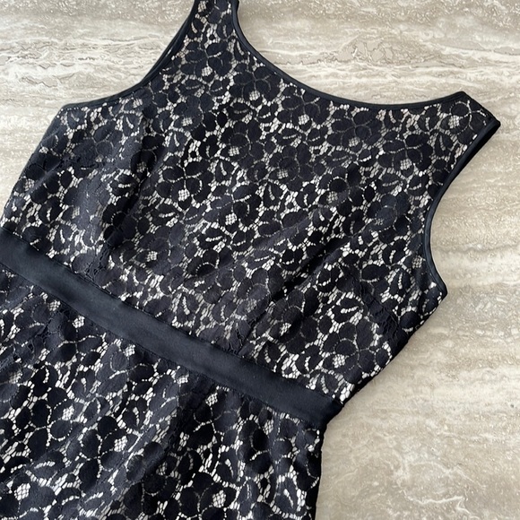 JACOB lace dress - Picture 4 of 13